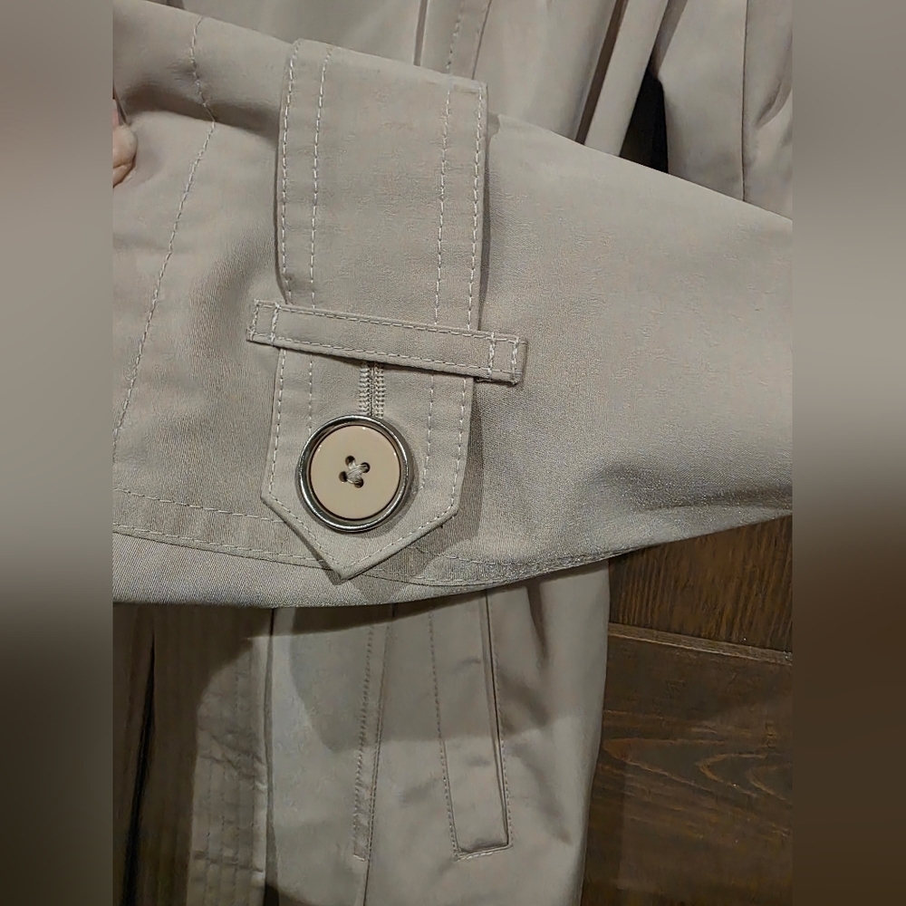 Jason Kole Women's Beige Belted Trench Coat Size Large - Picture 3 of 6